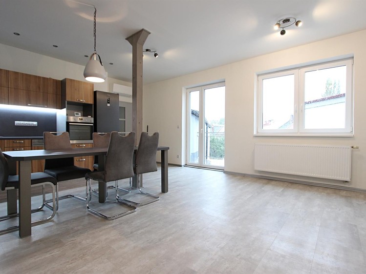 Pronájem bytu 4+kk 112 m² - foto 8