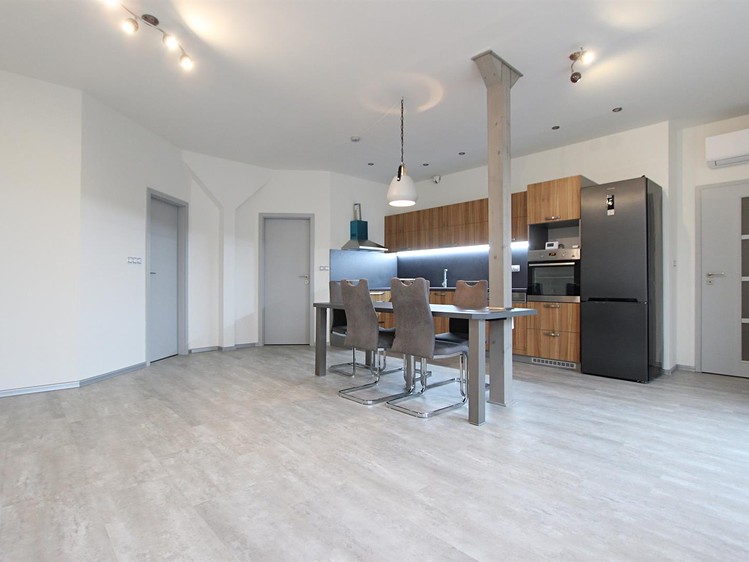 Pronájem bytu 4+kk 112 m² - foto 6