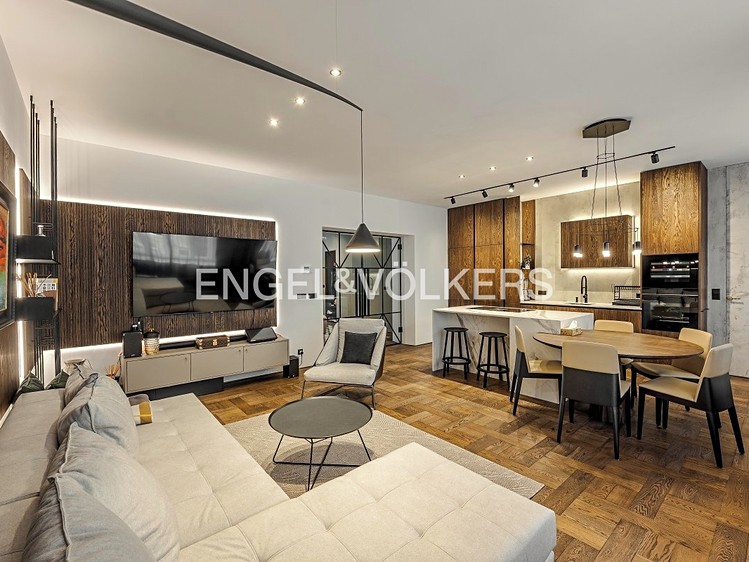 Pronájem bytu 3+kk 105 m² - foto 1