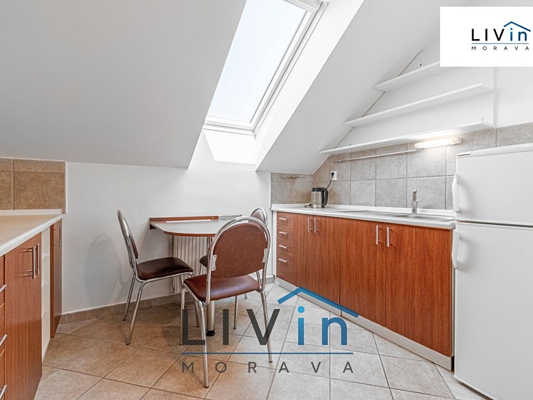 Pronájem bytu 3+1 85 m² - foto 4