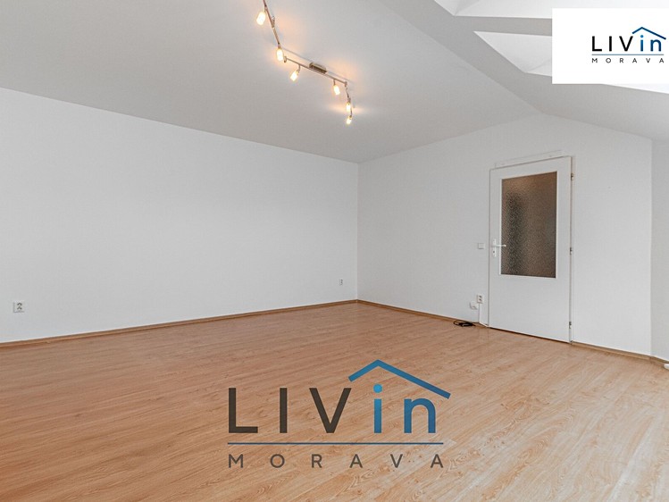 Pronájem bytu 3+1 85 m² - foto 6