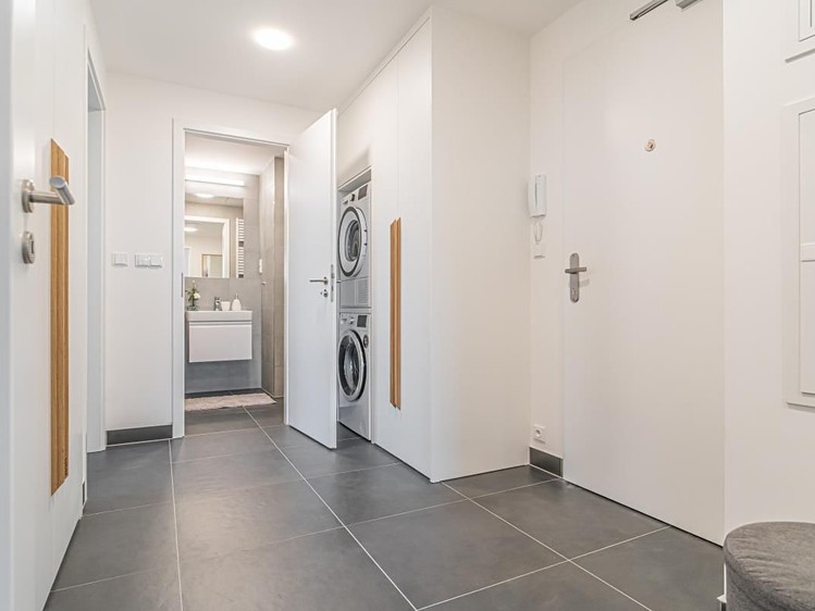 Pronájem bytu 2+kk 55 m² - foto 6