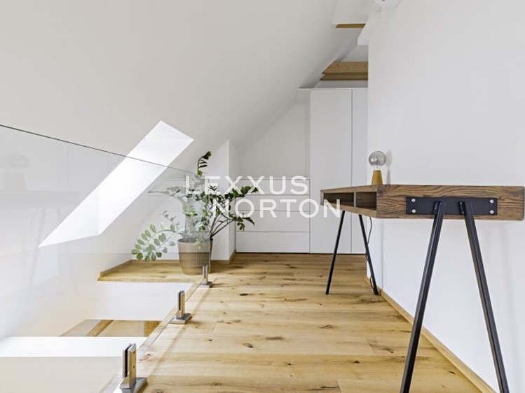 Pronájem bytu 2+kk 70 m² - foto 3
