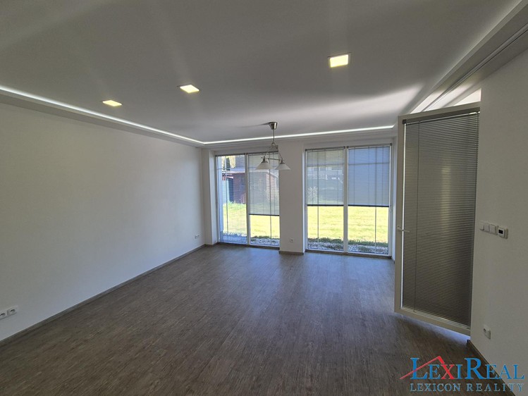 Pronájem bytu 2+kk 68 m² (Jednopodlažní) - foto 3