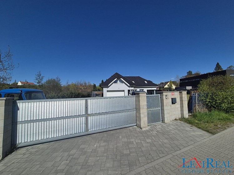 Pronájem bytu 2+kk 68 m² (Jednopodlažní) - foto 1