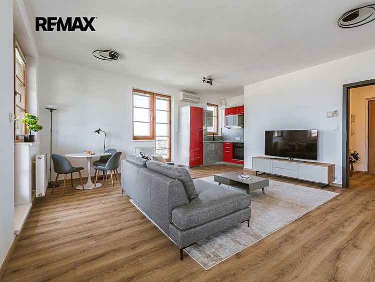 Pronájem bytu 1+kk 37 m² (Jednopodlažní) - foto 1