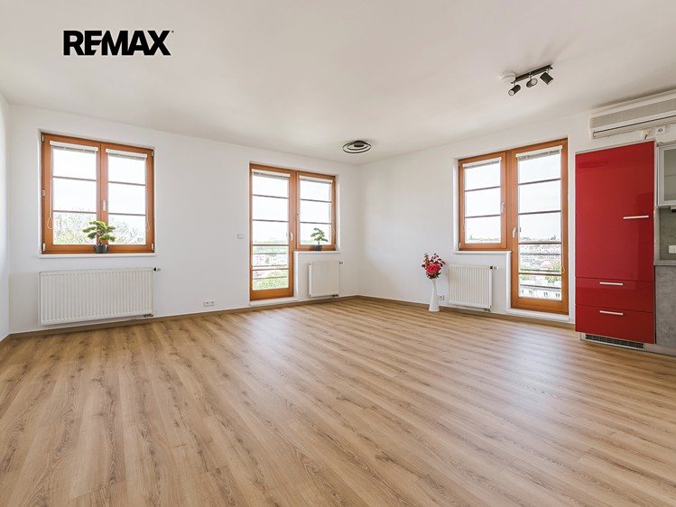 Pronájem bytu 1+kk 37 m² (Jednopodlažní) - foto 7