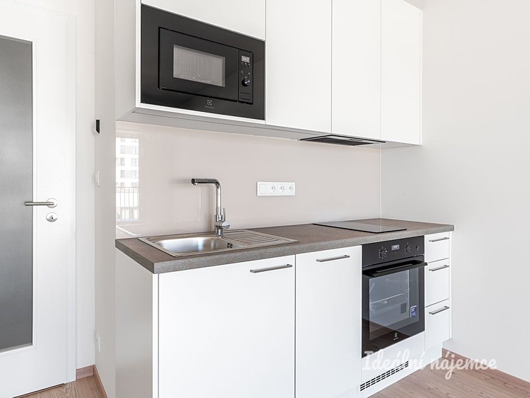 Pronájem bytu 1+kk 32 m² - foto 3