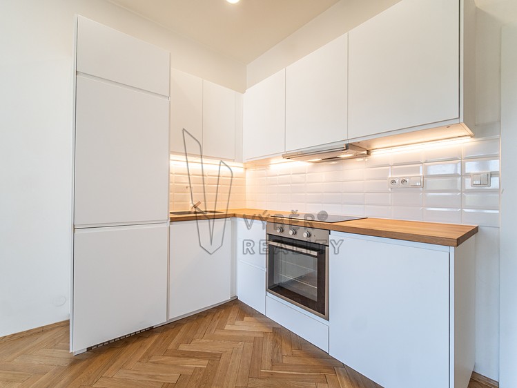 Pronájem bytu 1+kk 28 m² - foto 4
