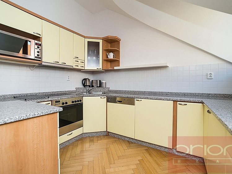 Pronájem bytu 3+kk 75 m² - foto 2