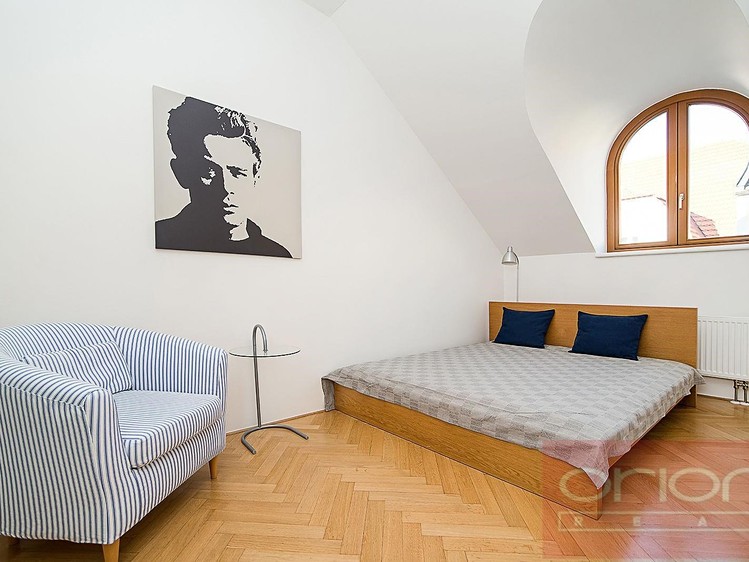 Pronájem bytu 3+kk 75 m² - foto 3