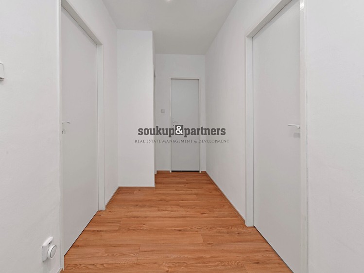 Pronájem bytu 3+1 66 m² - foto 8