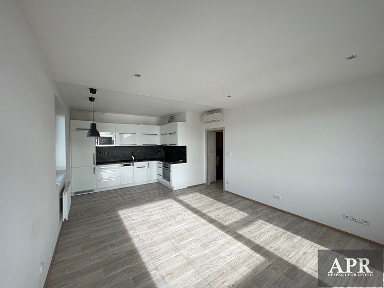 Pronájem bytu 2+kk 60 m² - foto 4