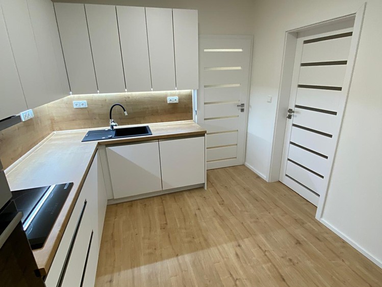 Pronájem bytu 3+1 68 m² (Jednopodlažní) - foto 1
