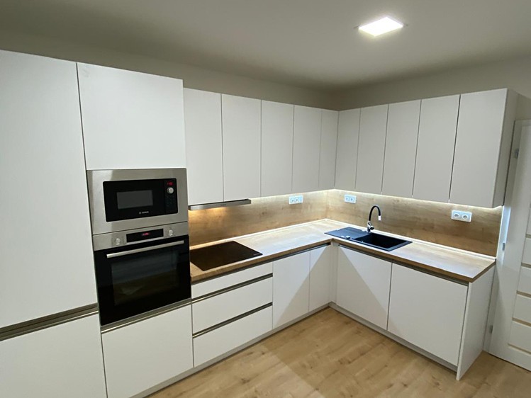 Pronájem bytu 3+1 68 m² (Jednopodlažní) - foto 2