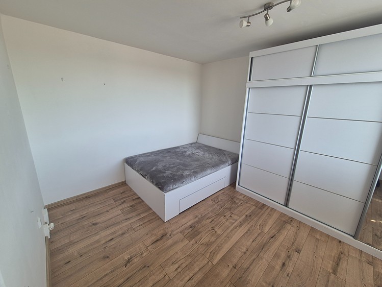 Pronájem bytu 1+1 35 m² - foto 4