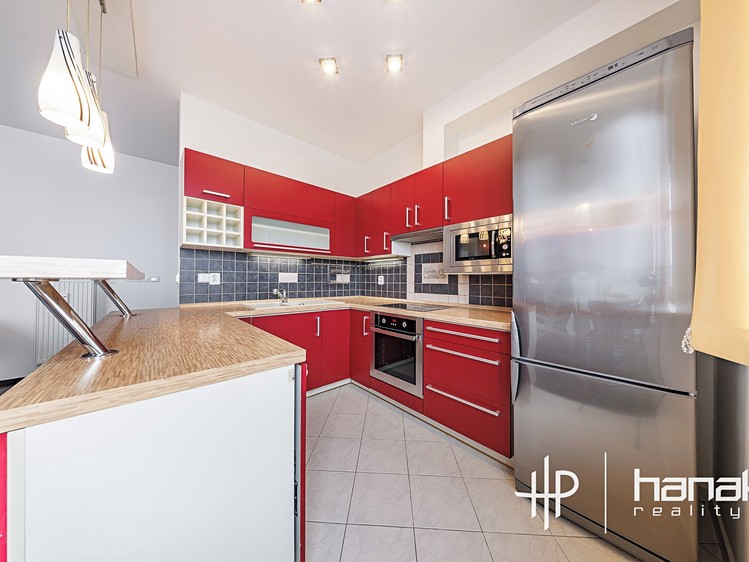 Pronájem bytu 3+kk 82 m² (Podkrovní) - foto 1