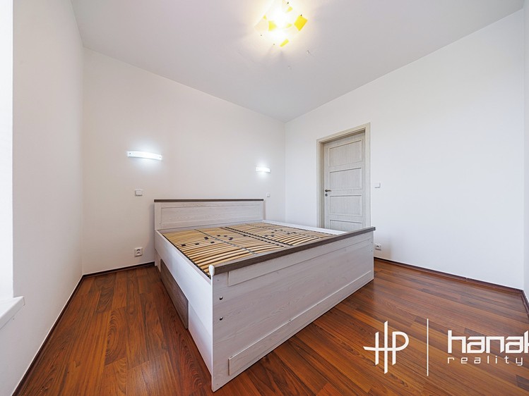 Pronájem bytu 3+kk 82 m² (Podkrovní) - foto 8