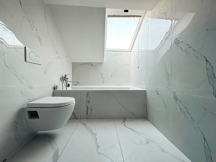 Pronájem bytu 3+kk 74 m² (Podkrovní) - foto 3