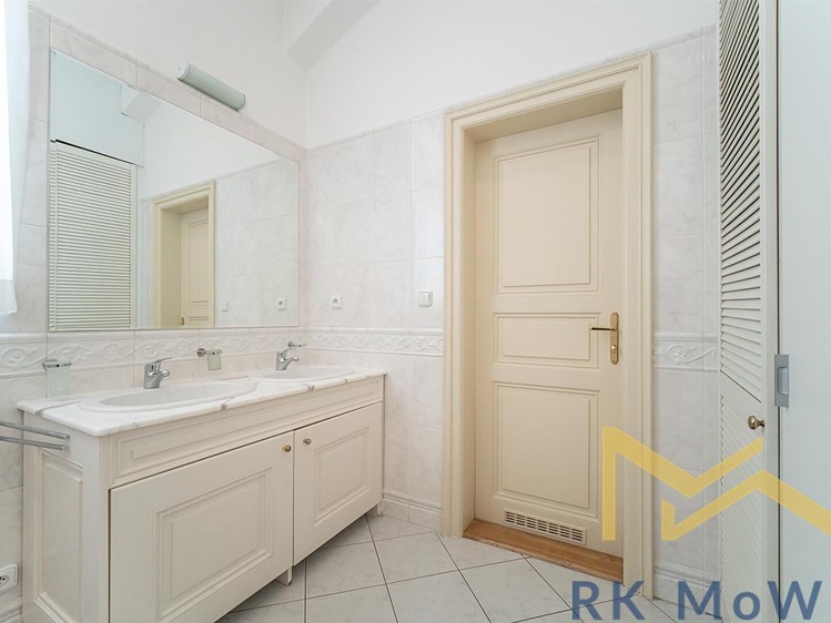 Pronájem bytu 3+kk 121 m² - foto 5