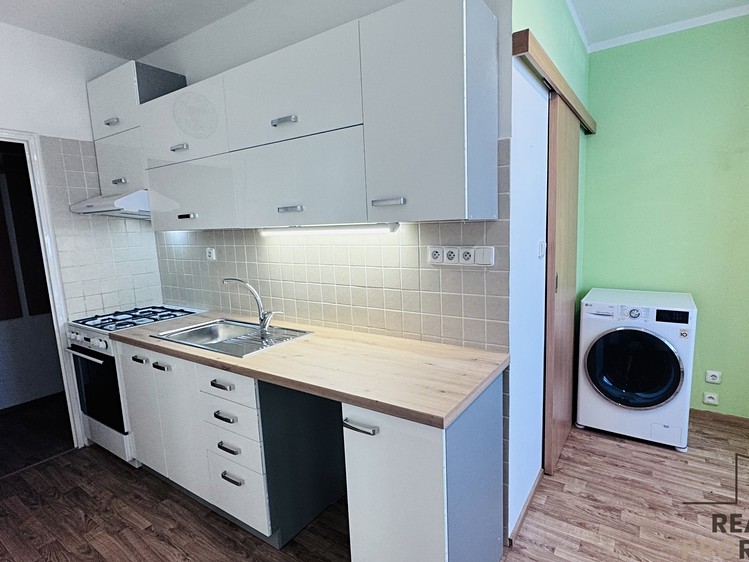 Pronájem bytu 2+1 57 m² - foto 4