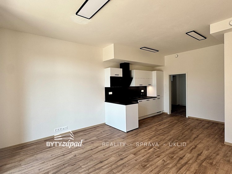Pronájem bytu 2+kk 56 m² - foto 2