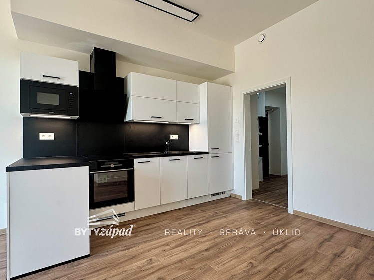 Pronájem bytu 2+kk 56 m² - foto 4