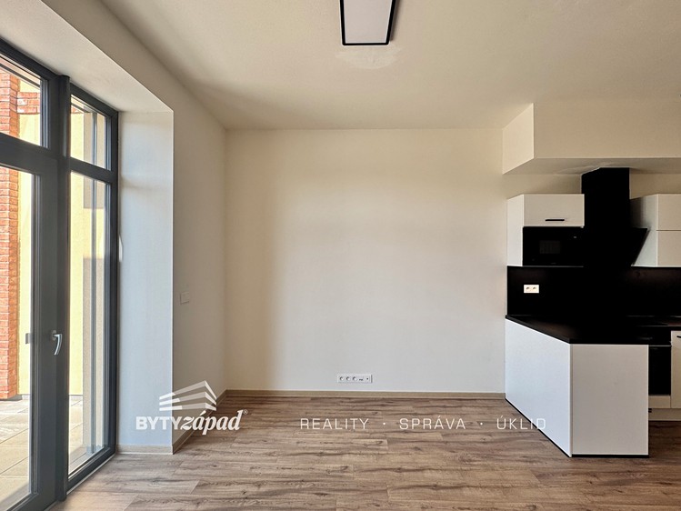 Pronájem bytu 2+kk 56 m² - foto 3