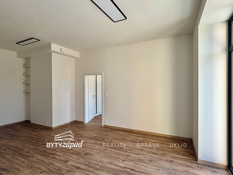 Pronájem bytu 2+kk 56 m² - foto 5