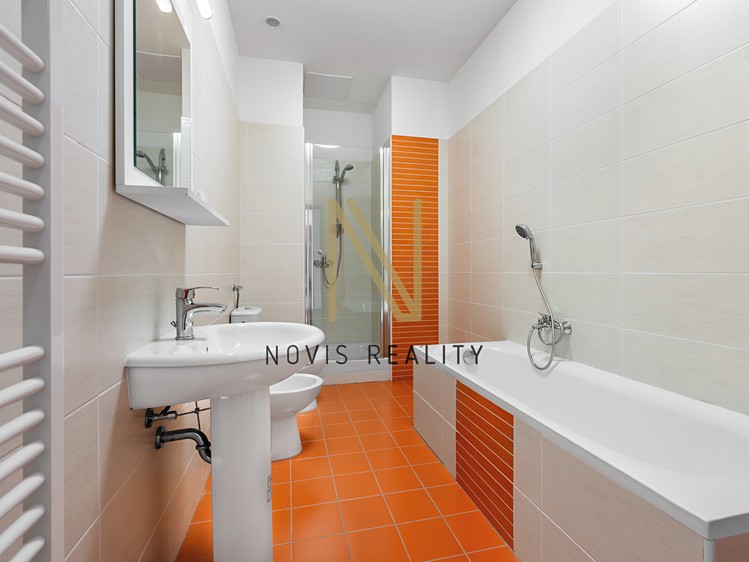 Pronájem bytu 3+kk 72 m² - foto 3