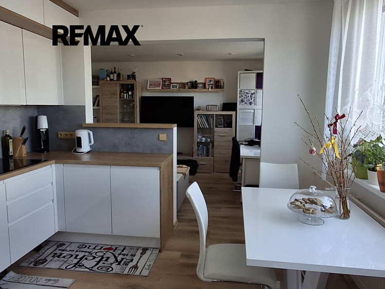 Pronájem bytu 3+kk 75 m² (Jednopodlažní) - foto 3