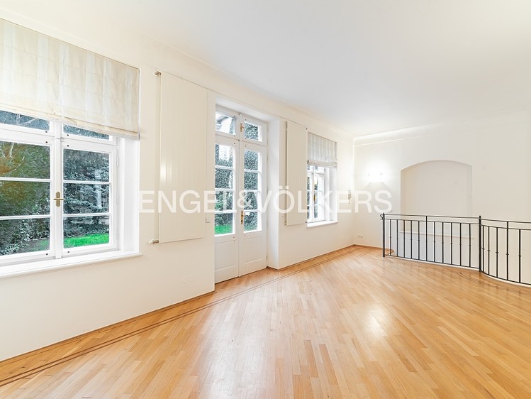 Pronájem bytu 5+1 184 m² (Mezonet) - foto 1