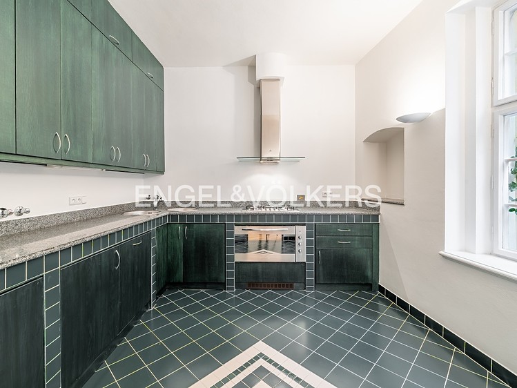 Pronájem bytu 5+1 184 m² (Mezonet) - foto 3