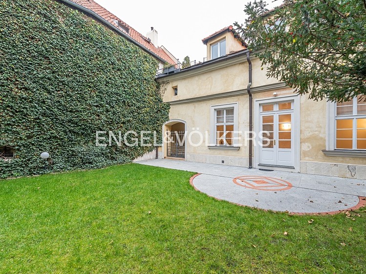 Pronájem bytu 5+1 184 m² (Mezonet) - foto 2