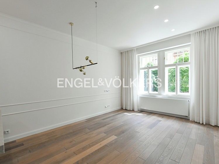 Pronájem bytu 3+kk 92 m² - foto 1