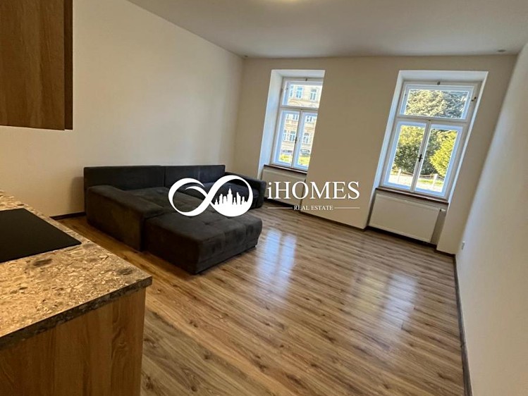Pronájem bytu 2+kk 111 m² - foto 3