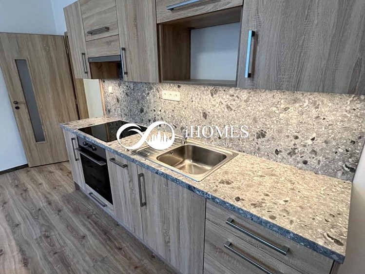 Pronájem bytu 2+kk 111 m² - foto 4
