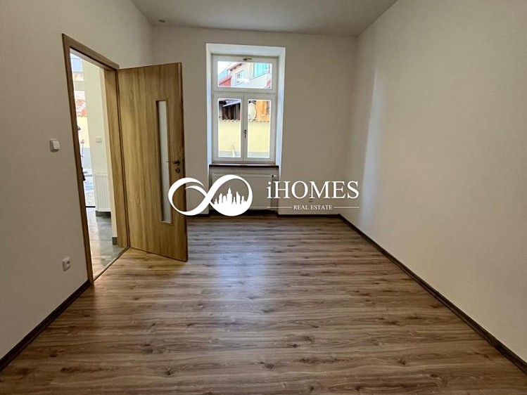 Pronájem bytu 2+kk 111 m² - foto 8