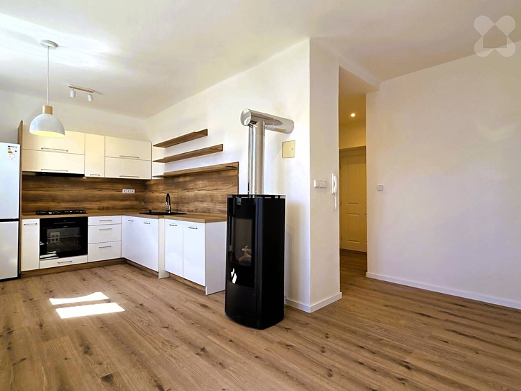 Pronájem bytu 1+kk 28 m² - foto 2
