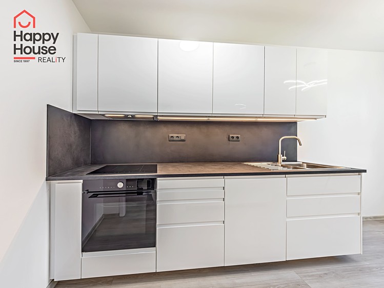 Pronájem bytu 3+1 78 m² - foto 1
