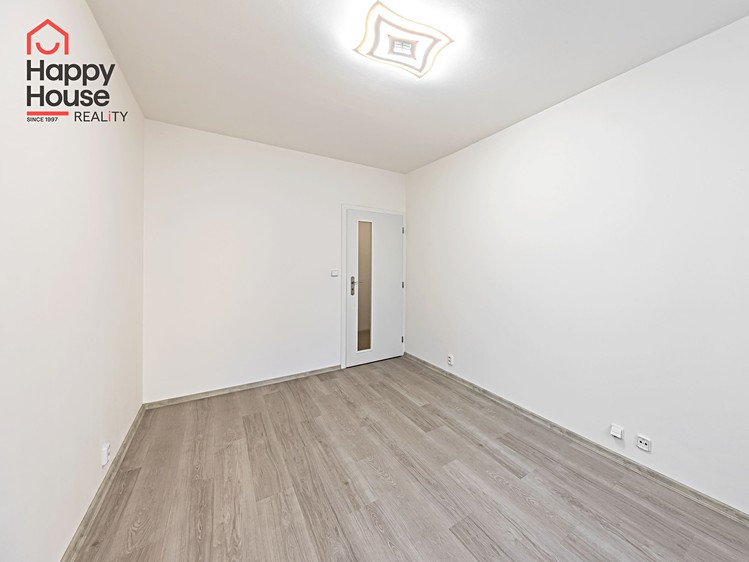 Pronájem bytu 3+1 78 m² - foto 8