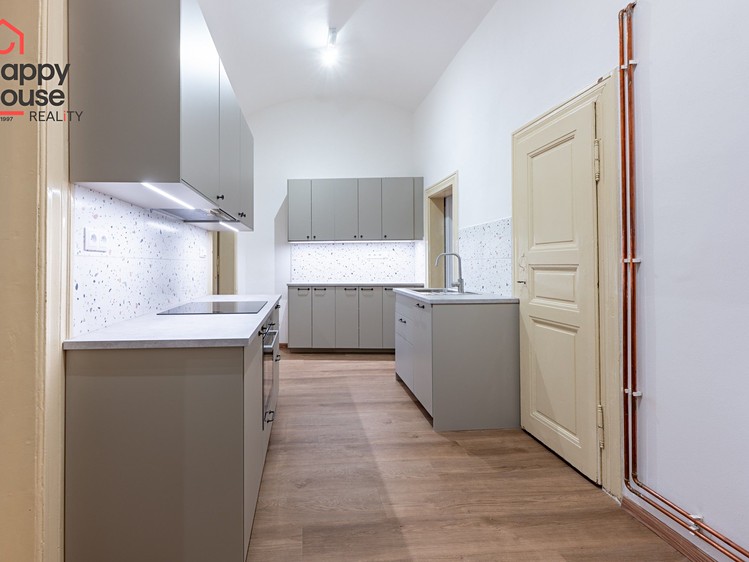 Pronájem bytu 2+1 59 m² - foto 8