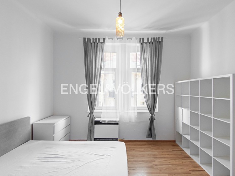 Pronájem bytu 1+kk 27 m² - foto 1