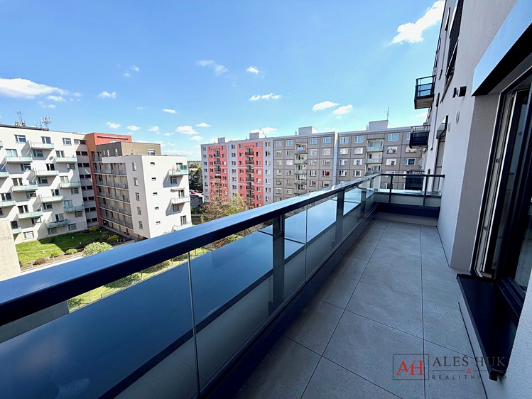 Pronájem bytu 2+kk 42 m² - foto 3