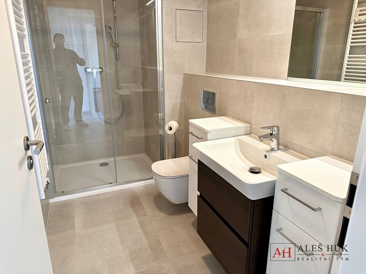 Pronájem bytu 2+kk 42 m² - foto 8