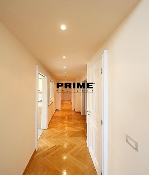 Pronájem bytu 5+1 265 m² - foto 7