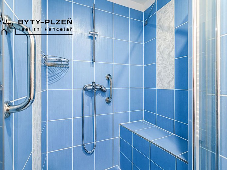 Pronájem bytu 3+1 70 m² - foto 8