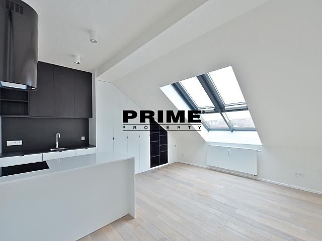 Pronájem bytu 1+kk 39 m² - foto 1