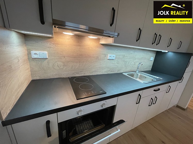 Pronájem bytu 1+kk 32 m² - foto 1