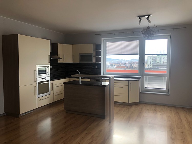 Pronájem bytu 3+kk 75 m² - foto 1